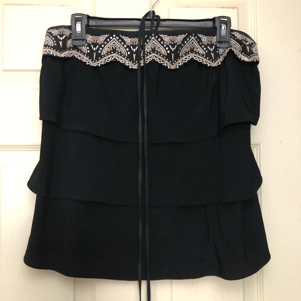 2/$10 WHBM beaded tiered ruffle sleeveless top